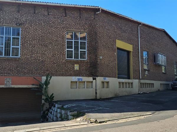 180  m² Commercial space