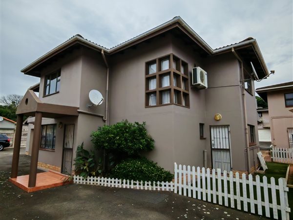 3 Bedroom Townhouse 3 Bedroom Townhouse