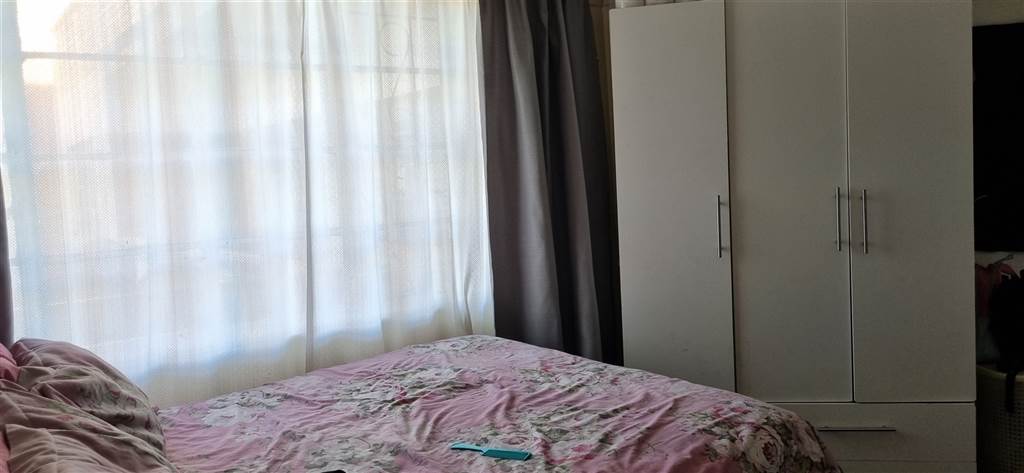2 Bed Flat in Quigney photo number 13