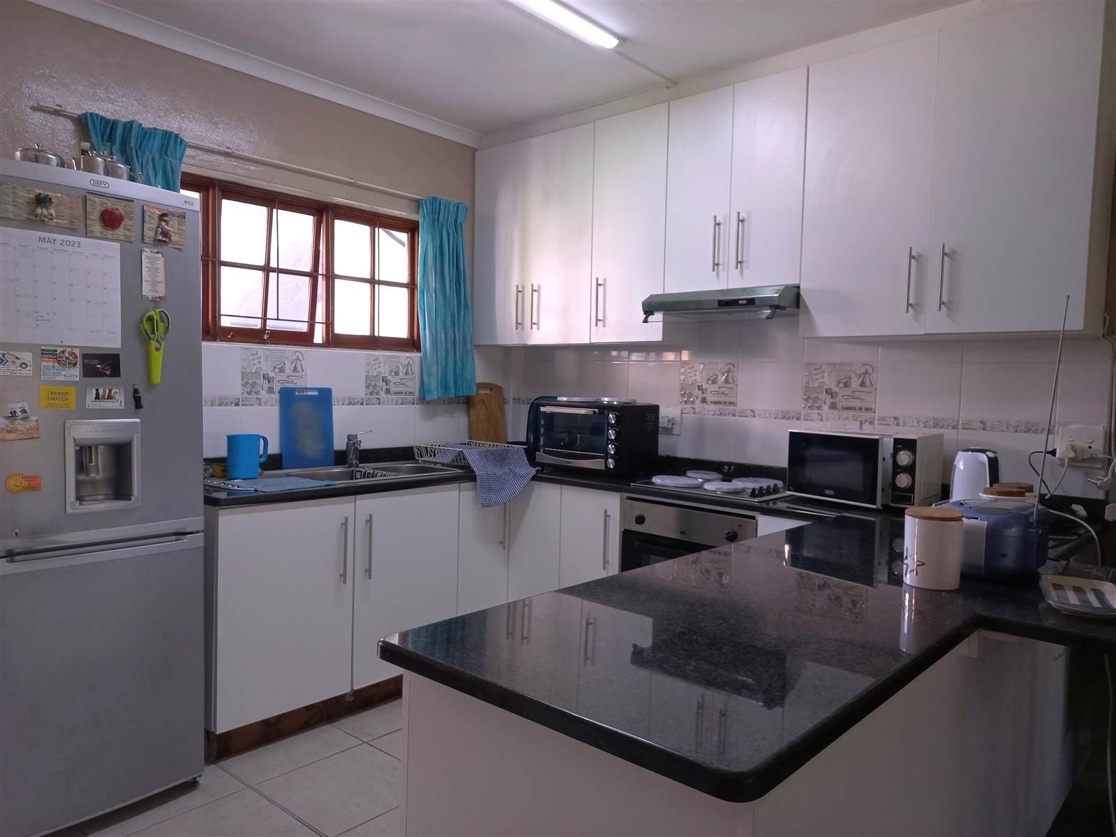 2 Bed House in Umtentweni photo number 4