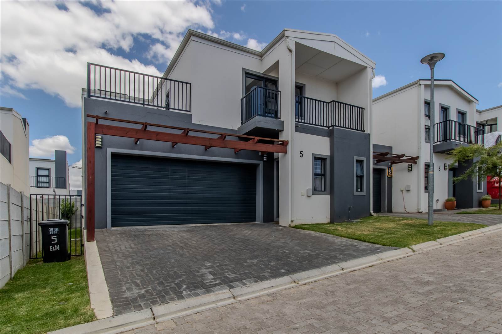3 Bed Townhouse in Langeberg Heights photo number 2