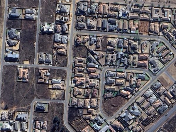 660 m² Land