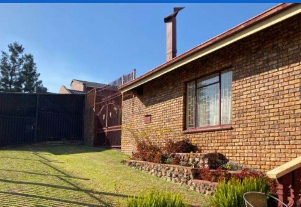 5 Bed House in Laudium photo number 4