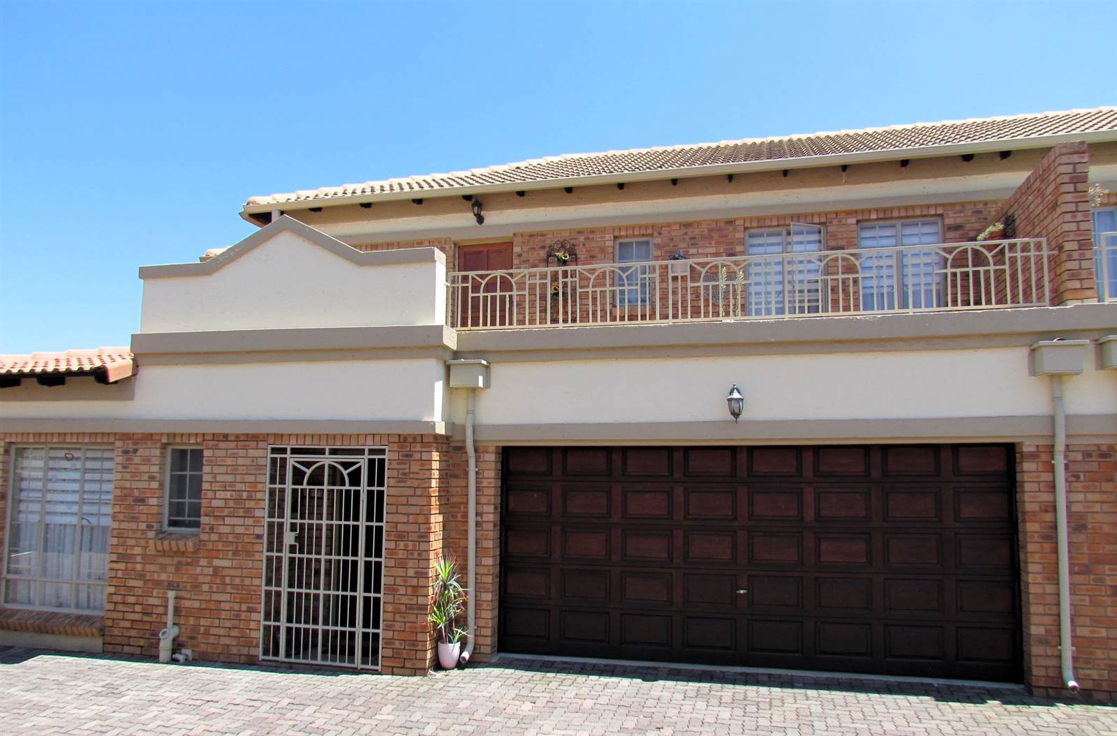 4 Bed Townhouse in Moreleta Park photo number 25