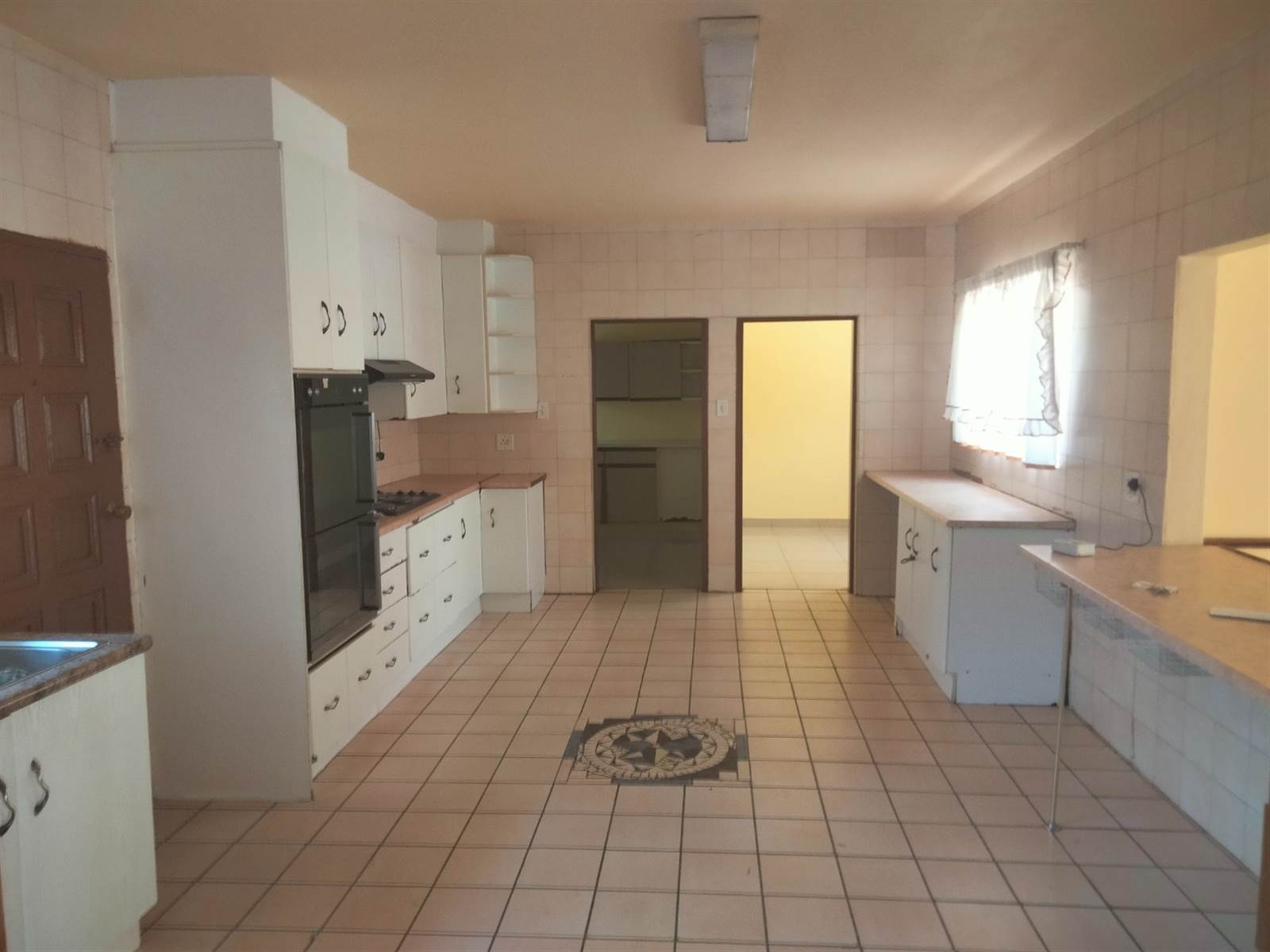 6 Bed House in Dalpark Ext 1 photo number 15
