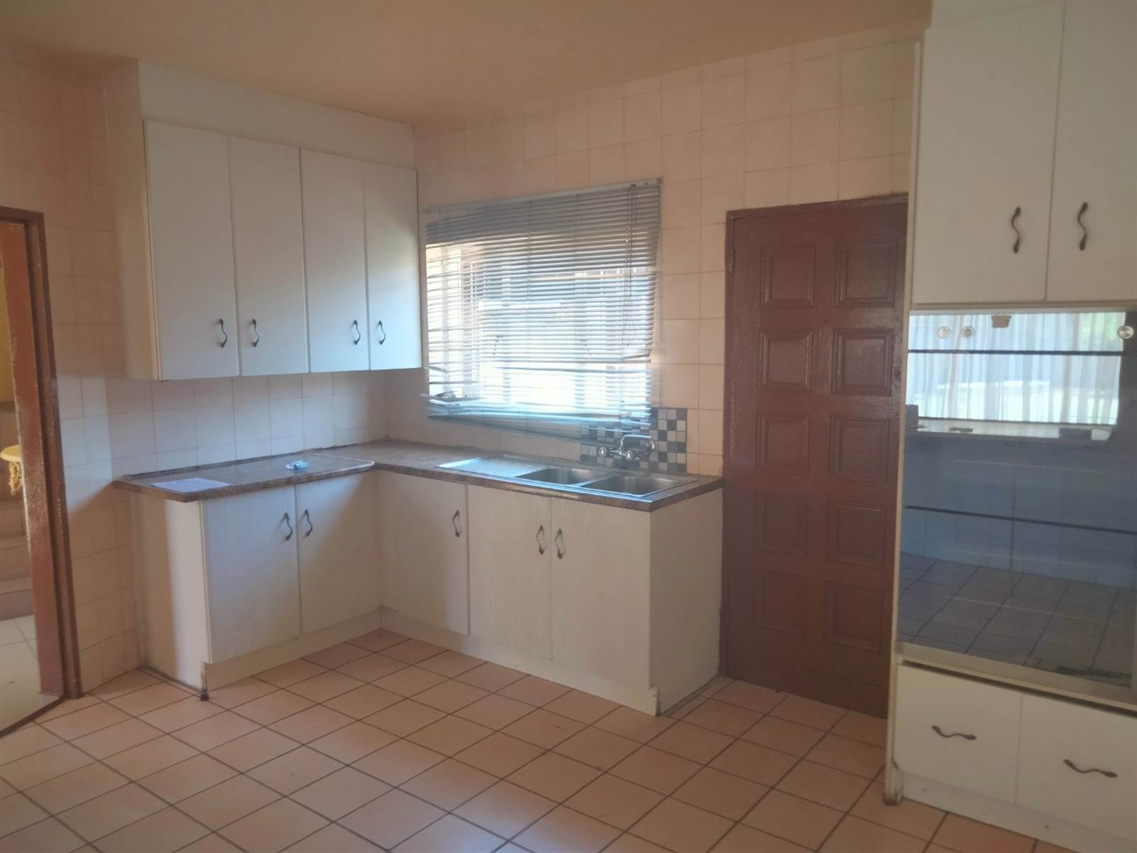 6 Bed House in Dalpark Ext 1 photo number 16