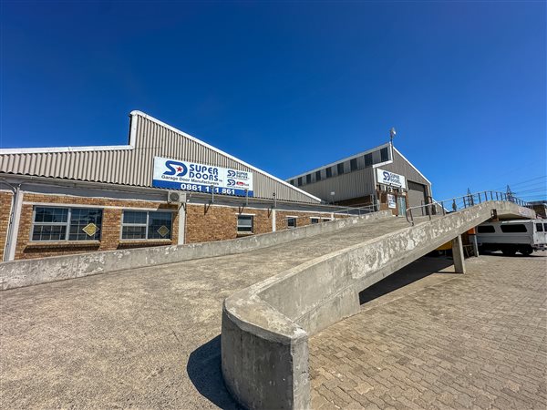 854  m² Industrial space