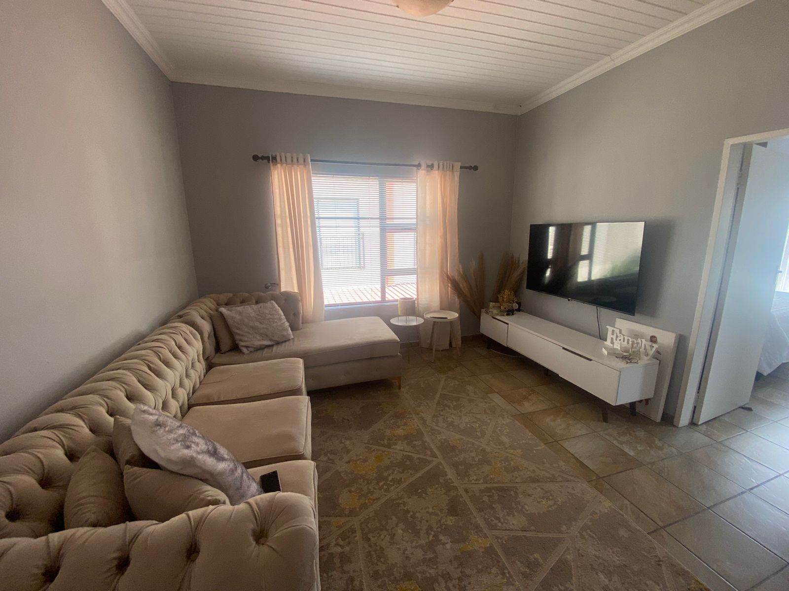1 Bed Apartment in Hartbeespoort Dam photo number 6