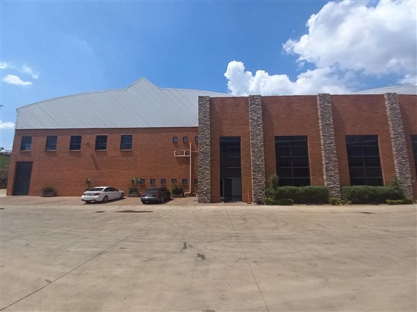 2 270  m² Industrial space