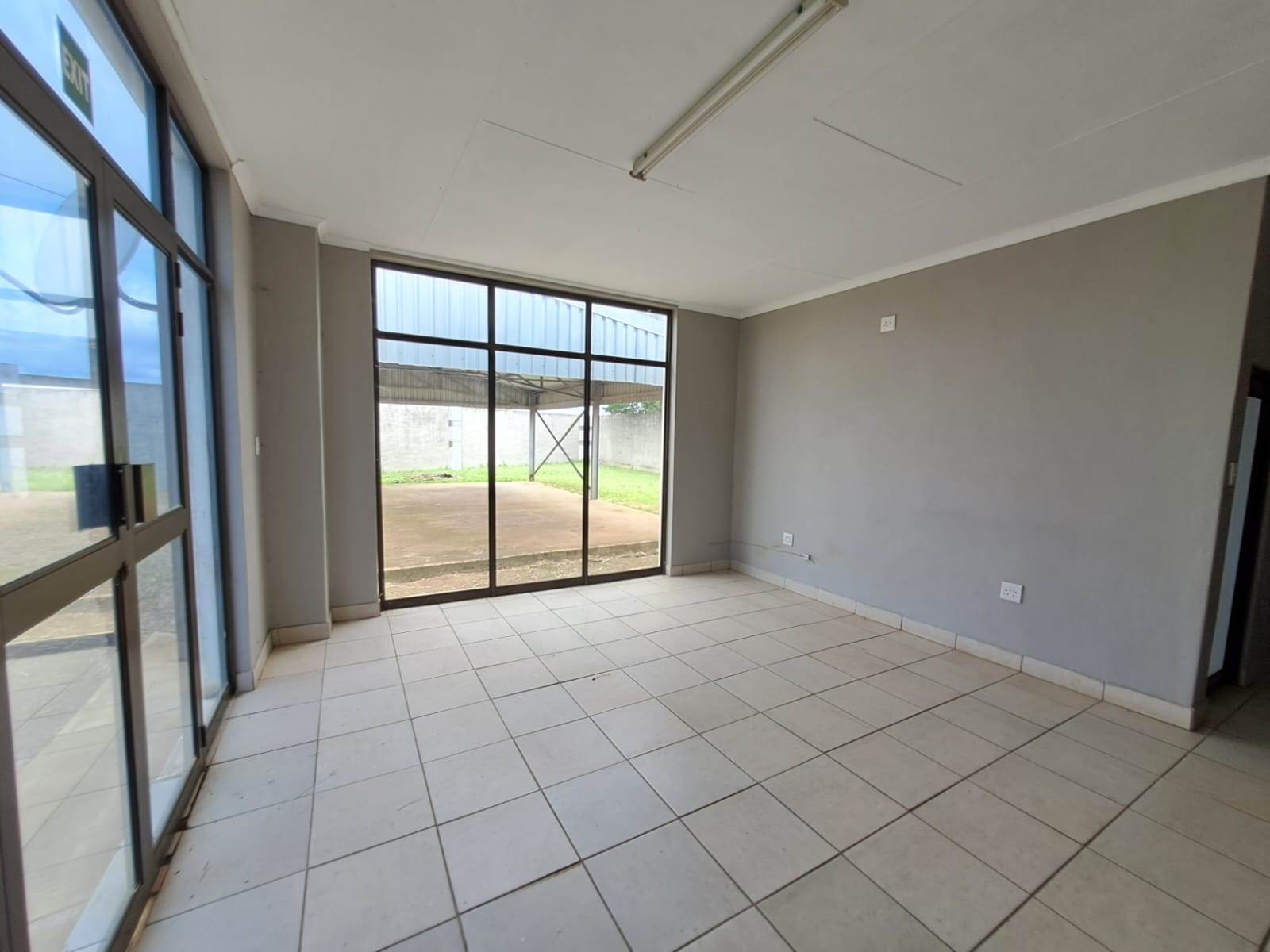 313  m² Industrial space in Louis Trichardt photo number 25