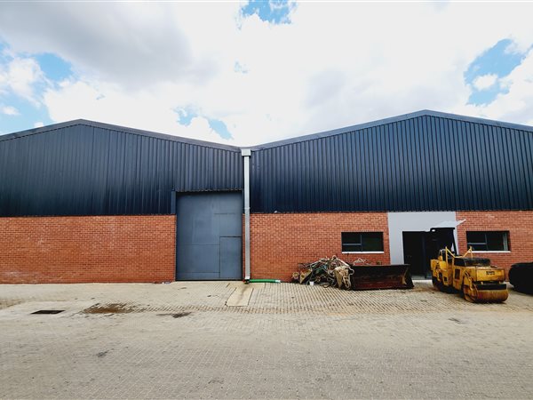 718  m² Industrial space