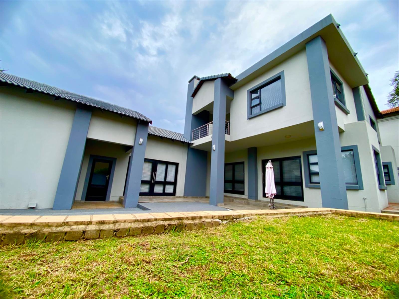 3 Bed House in Silver Lakes Golf Estate photo number 5