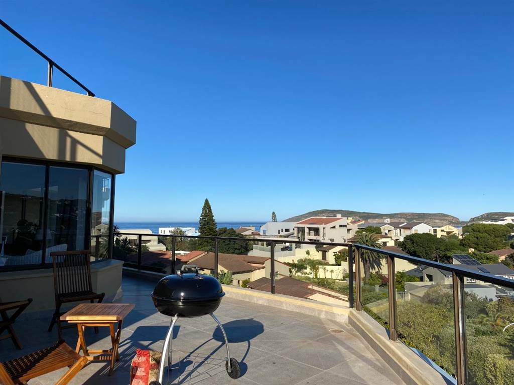 4 Bed Apartment in Plettenberg Bay photo number 11