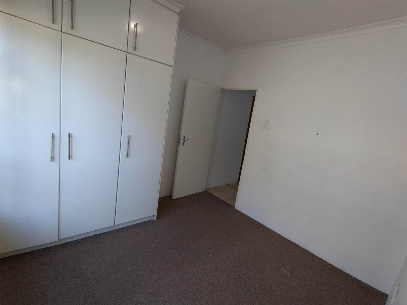 3 Bed Apartment in Sea View photo number 8