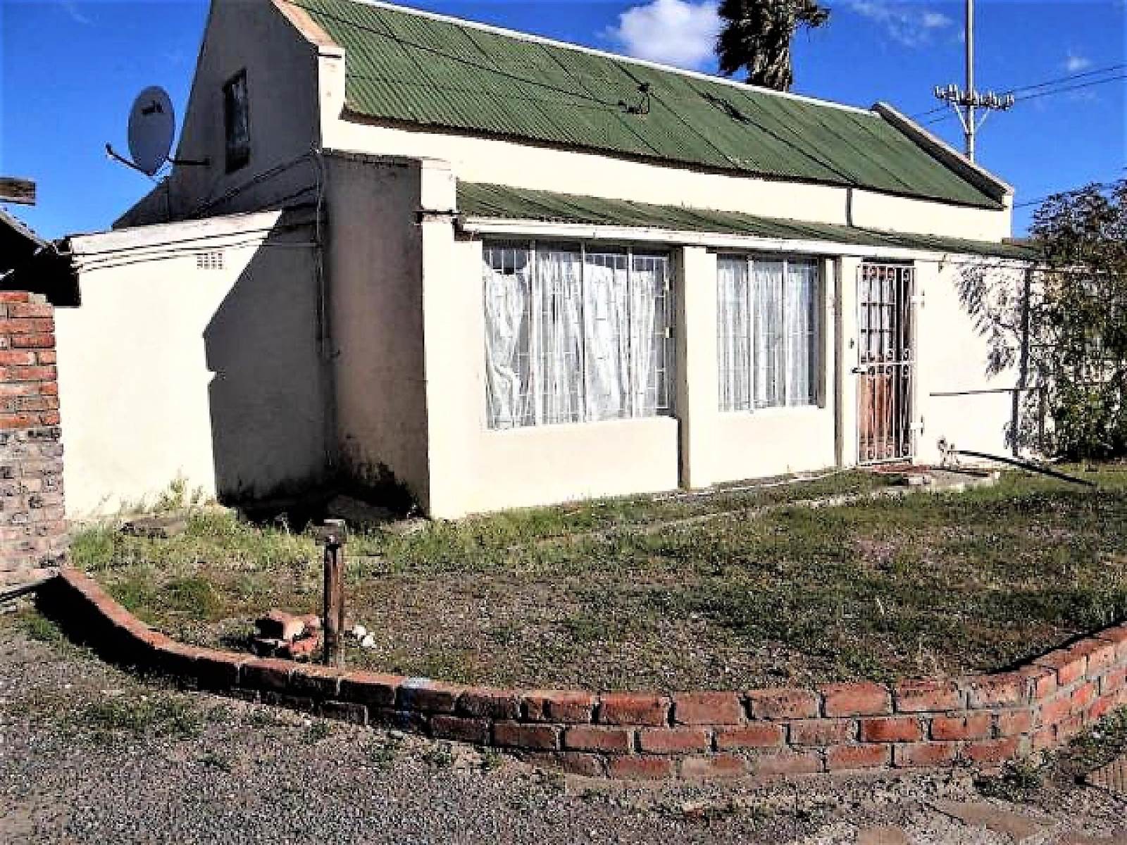 3 Bed House in Beaufort West photo number 6