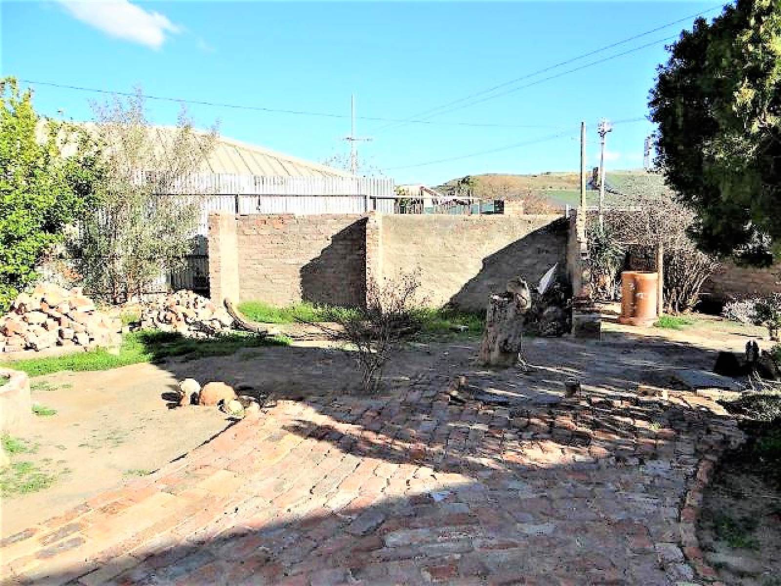 3 Bed House in Beaufort West photo number 22