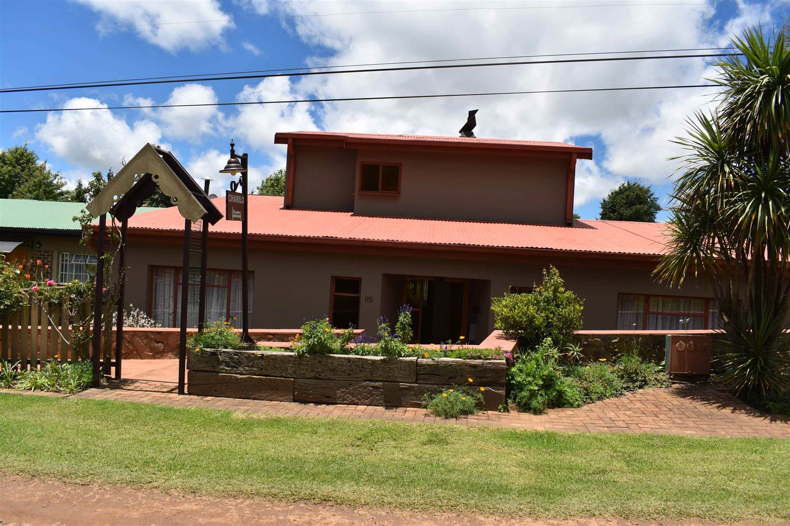 5 Bed House in Dullstroom photo number 2