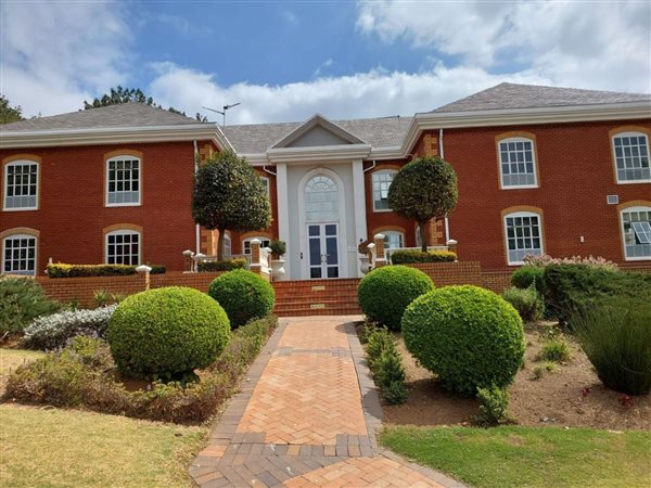 355  m² Commercial space in Bryanston