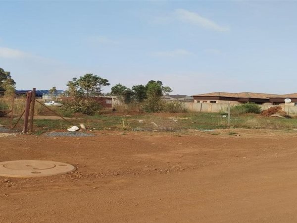 1 024 m² Land