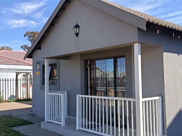 2 Bedroom House 2 Bedroom House