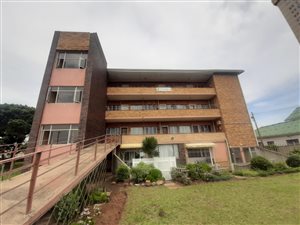 2 Bed Apartment in Amanzimtoti