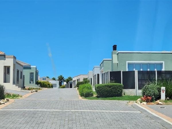 3 Bedroom Townhouse 3 Bedroom Townhouse