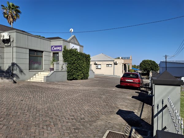 118  m² Commercial space