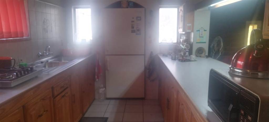 3 Bed House in West Porges photo number 20