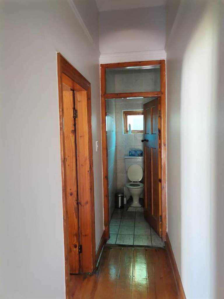4 Bed House in Mossel Bay photo number 11