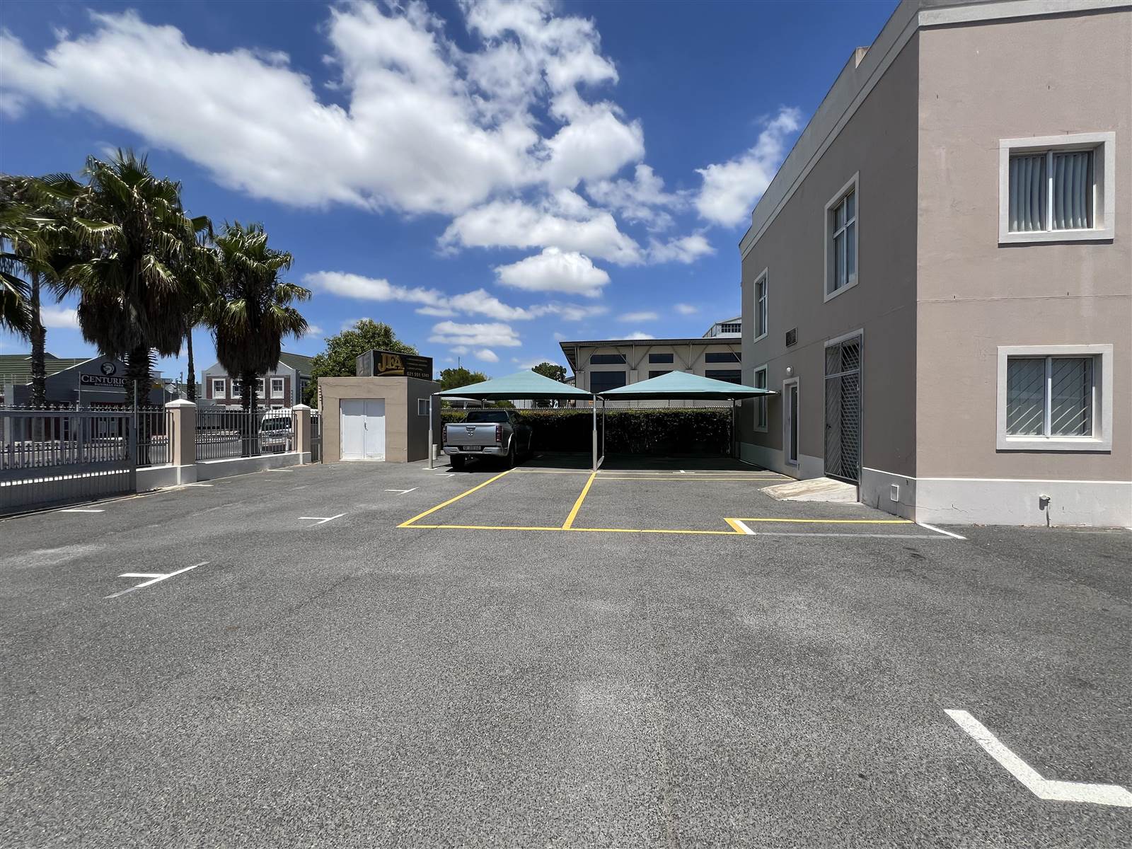 25  m² Commercial space in Milnerton photo number 1