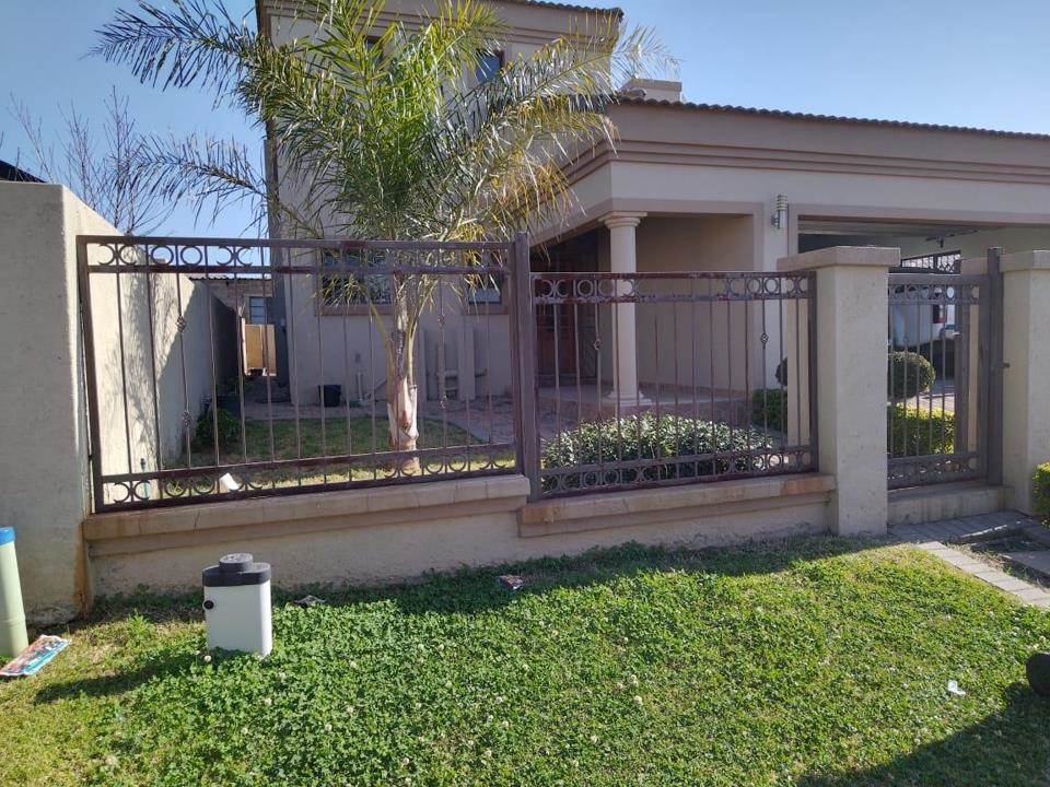 4 Bed House in Olievenhoutbosch photo number 14