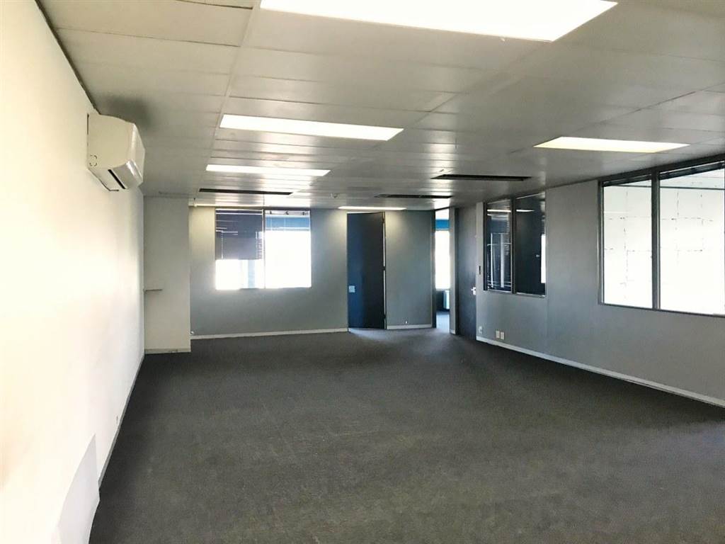 333  m² Office Space in Bedfordview photo number 8