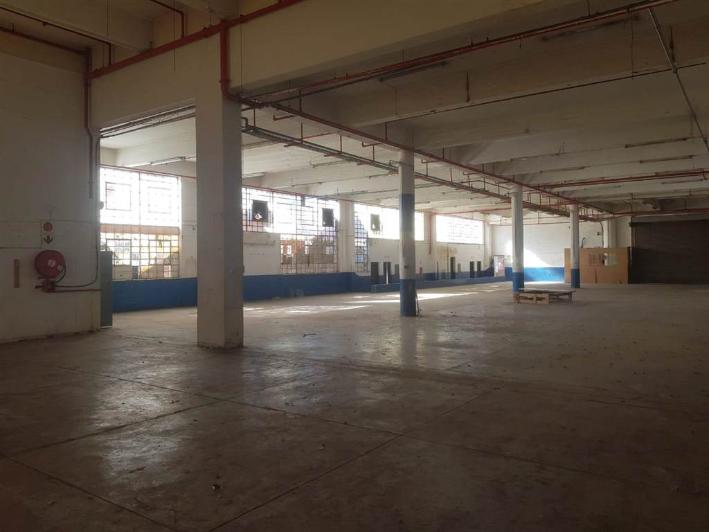 1389  m² Industrial space in Benrose photo number 18