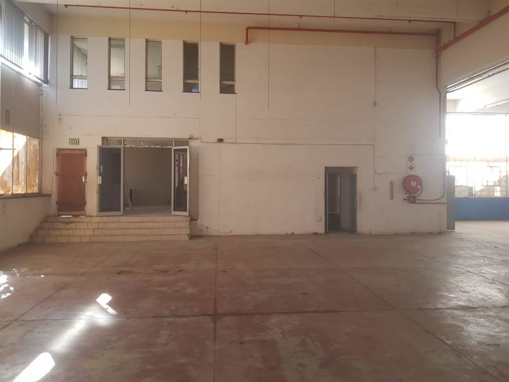 1389  m² Industrial space in Benrose photo number 8