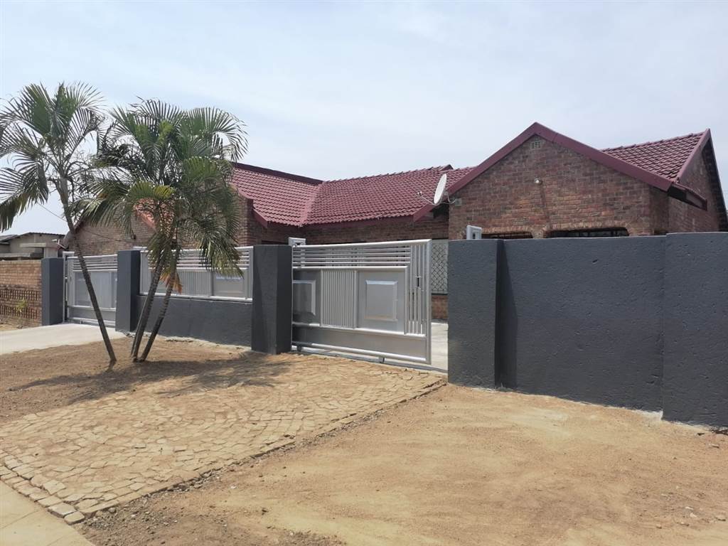 5 Bed House in Tzaneen photo number 20