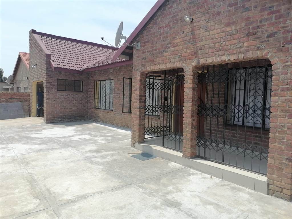 5 Bed House in Tzaneen photo number 24