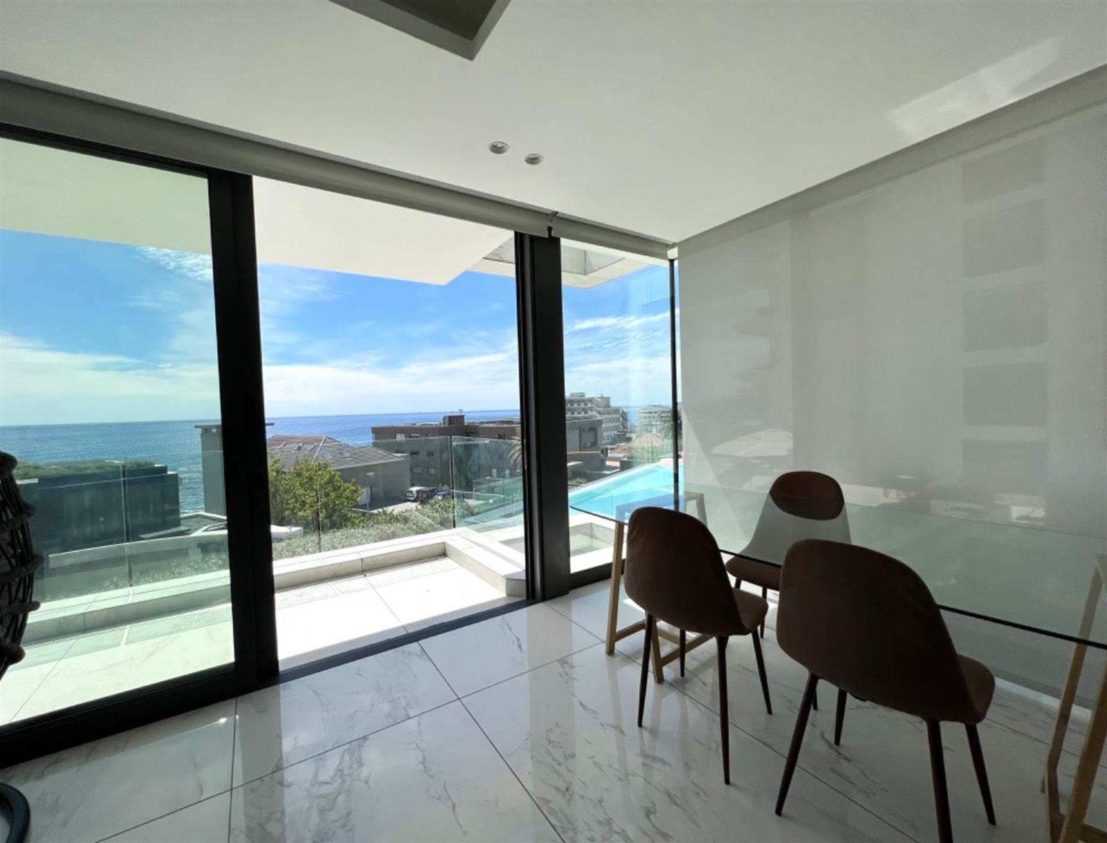 2 Bed Apartment in Bantry Bay photo number 10