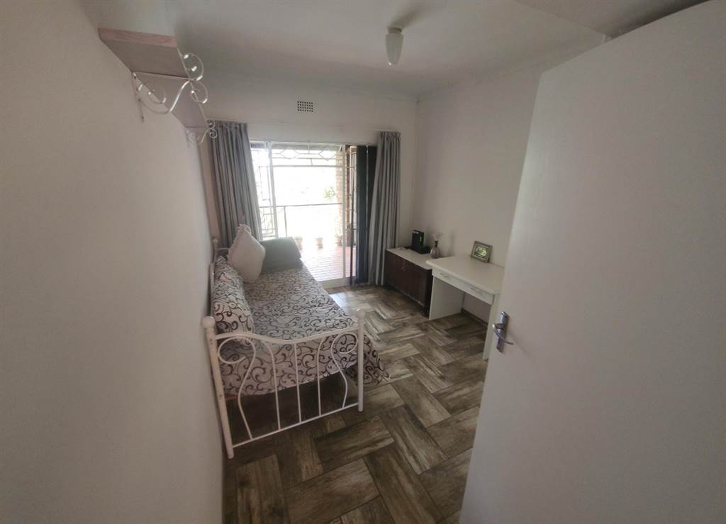 3 Bed Apartment in New Redruth photo number 15