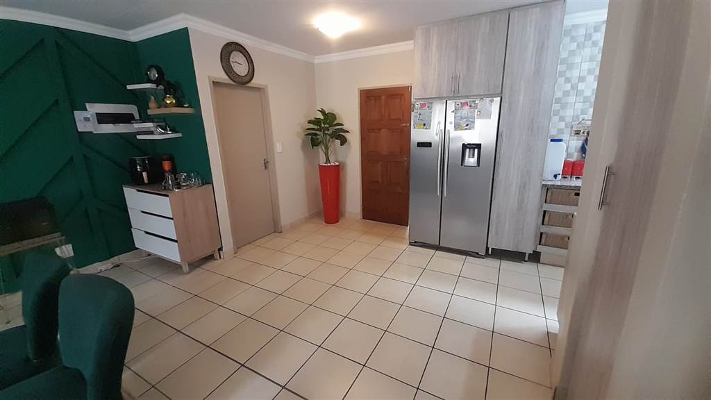 3 Bed Townhouse in Annlin photo number 6