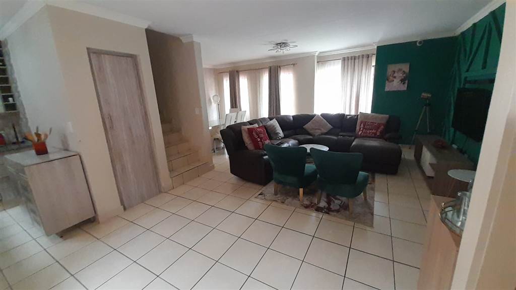 3 Bed Townhouse in Annlin photo number 4