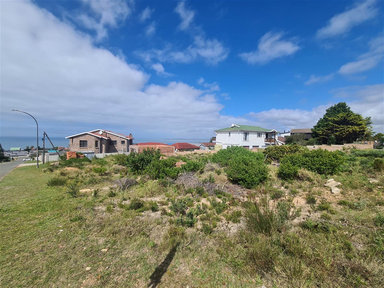 982 m² Land available in Dana Bay photo number 4
