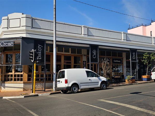 358  m² Retail Space