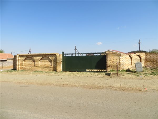 407 m² Land available in Wedela