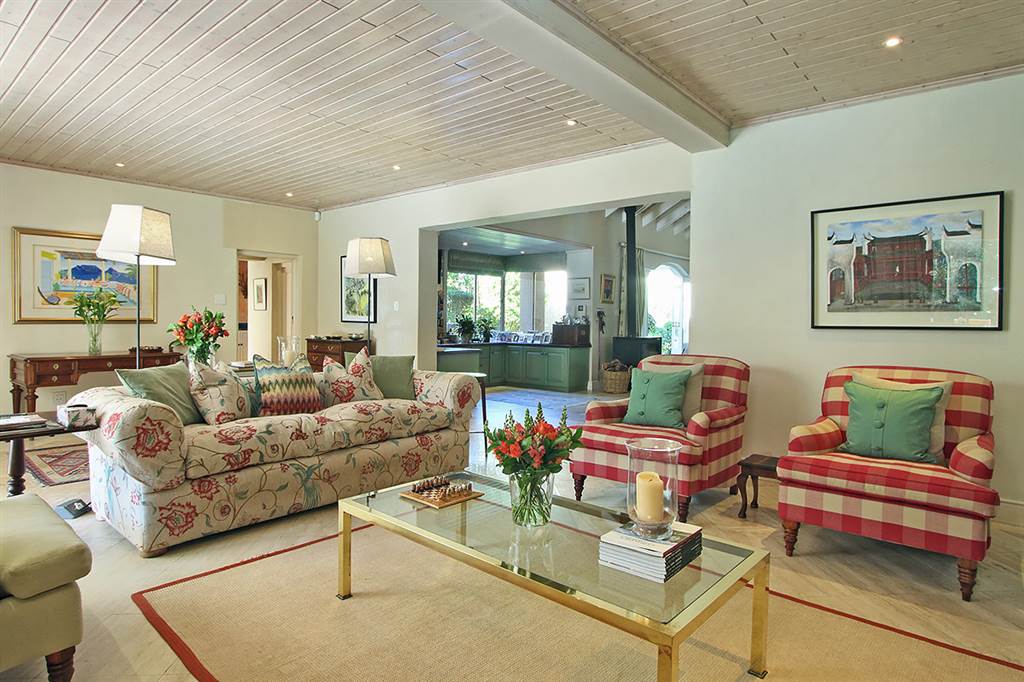 5 Bed House in Constantia photo number 10