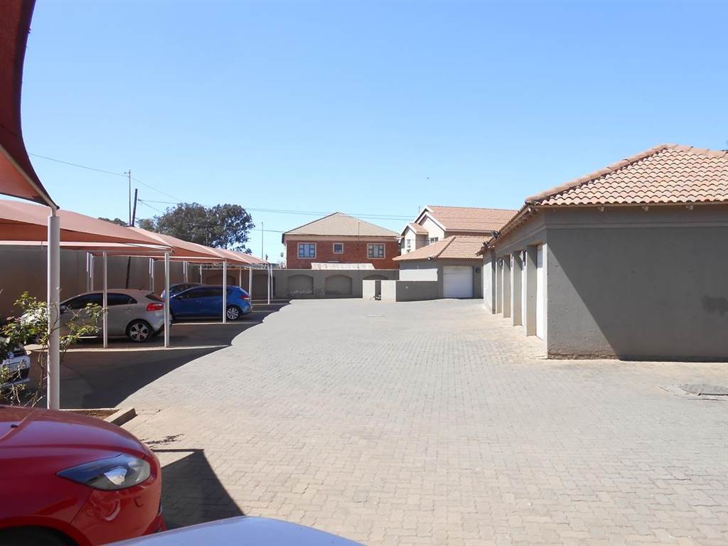 3 Bed Townhouse in Lenasia photo number 24