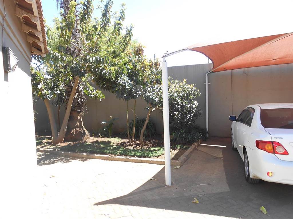 3 Bed Townhouse in Lenasia photo number 25