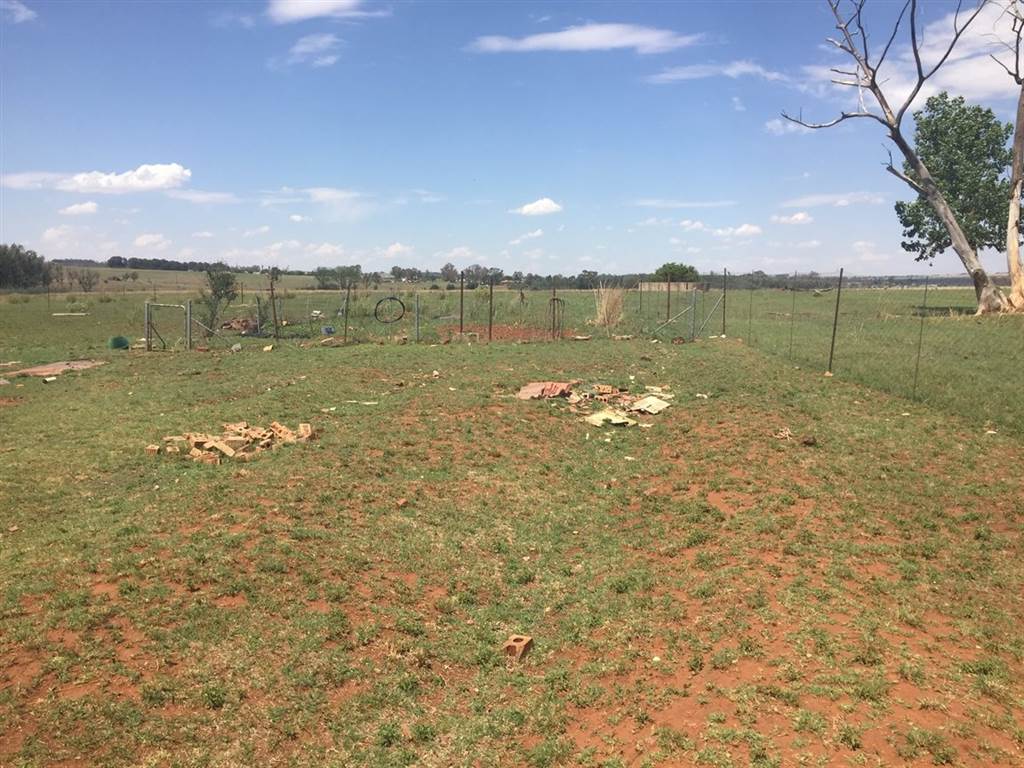 7763 m² Land available in Middelburg Central photo number 2