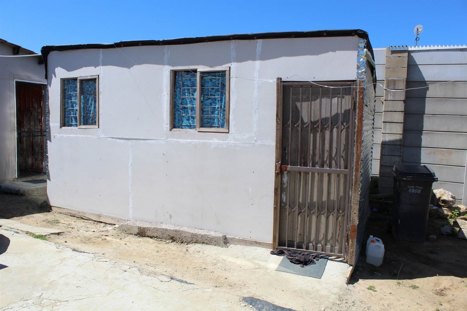 2 Bed House in Somerset West Central photo number 5