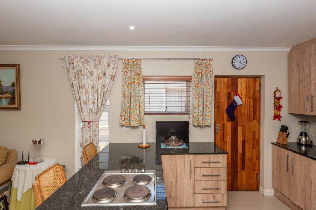 3 Bed House in Parsons Vlei photo number 5