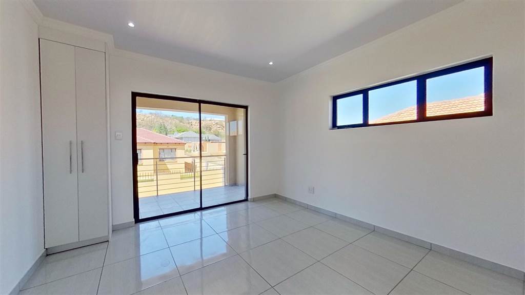 3 Bed House in Wilkoppies photo number 15
